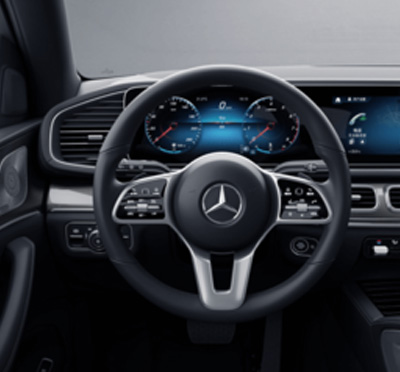 成都奔驰进行实用改装：装原厂 360 全景泊车辅助，停车安全并且便捷